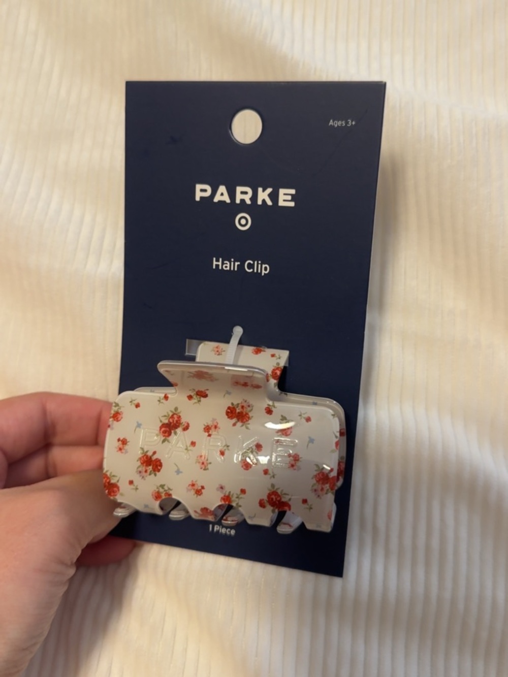 PARKE X TARGET CLAW CLIP - IN HAND
Cream Floral